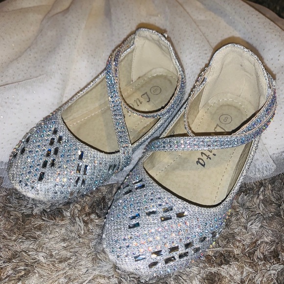 ✨Girls sparkling dress & shoes✨ - Picture 8 of 9